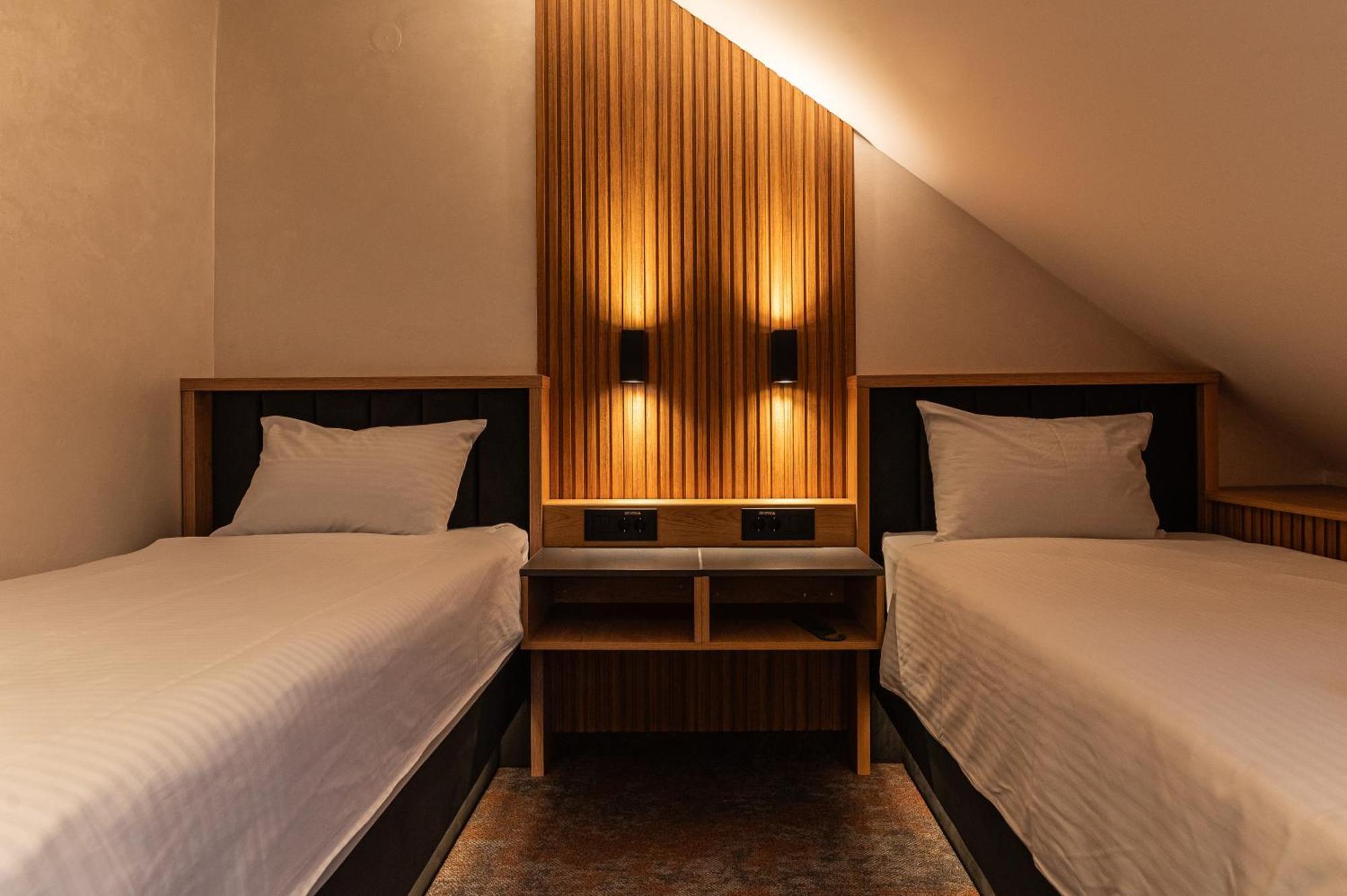 Šabac Hotel Astral מראה חיצוני תמונה