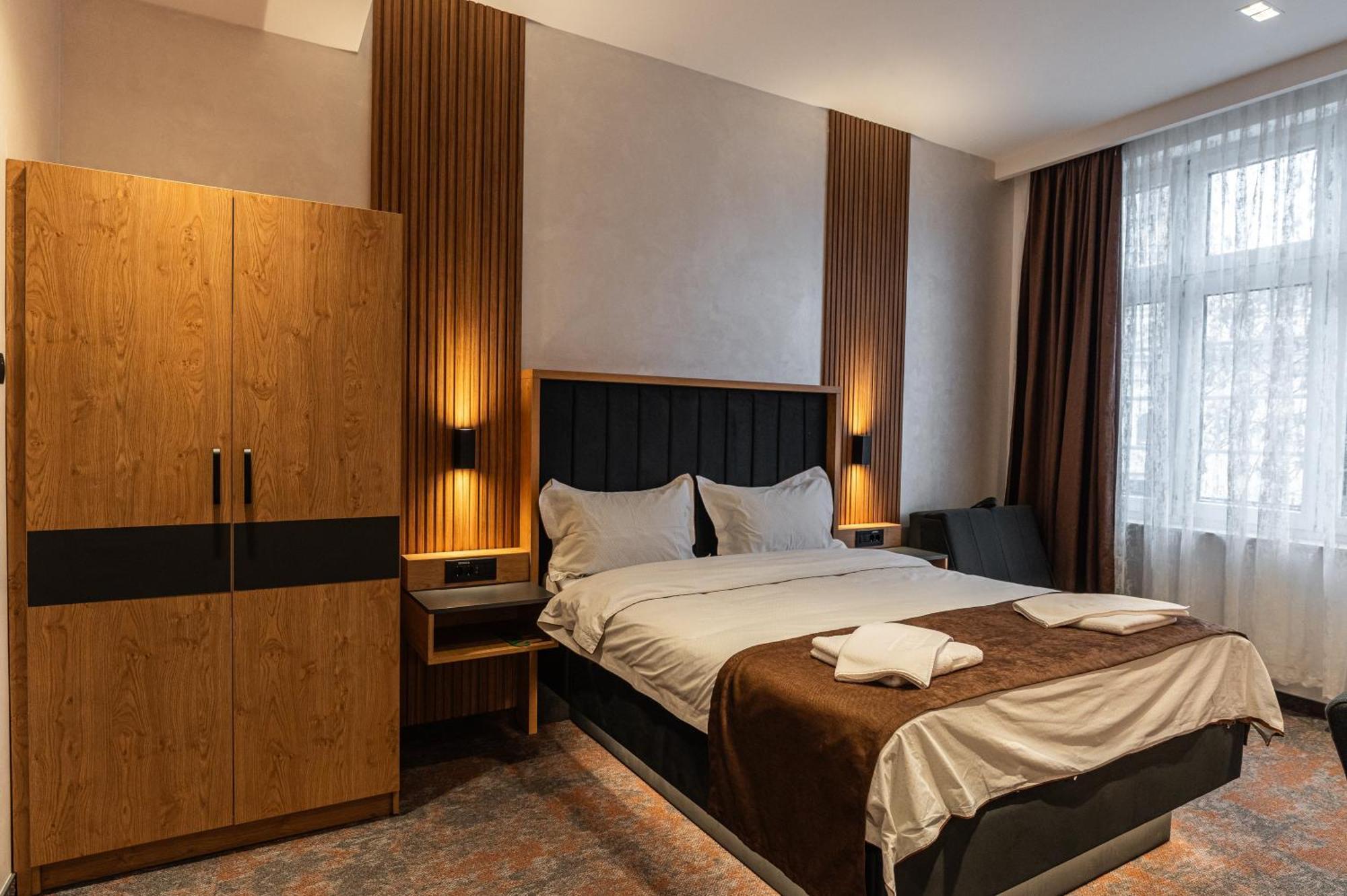 Šabac Hotel Astral מראה חיצוני תמונה